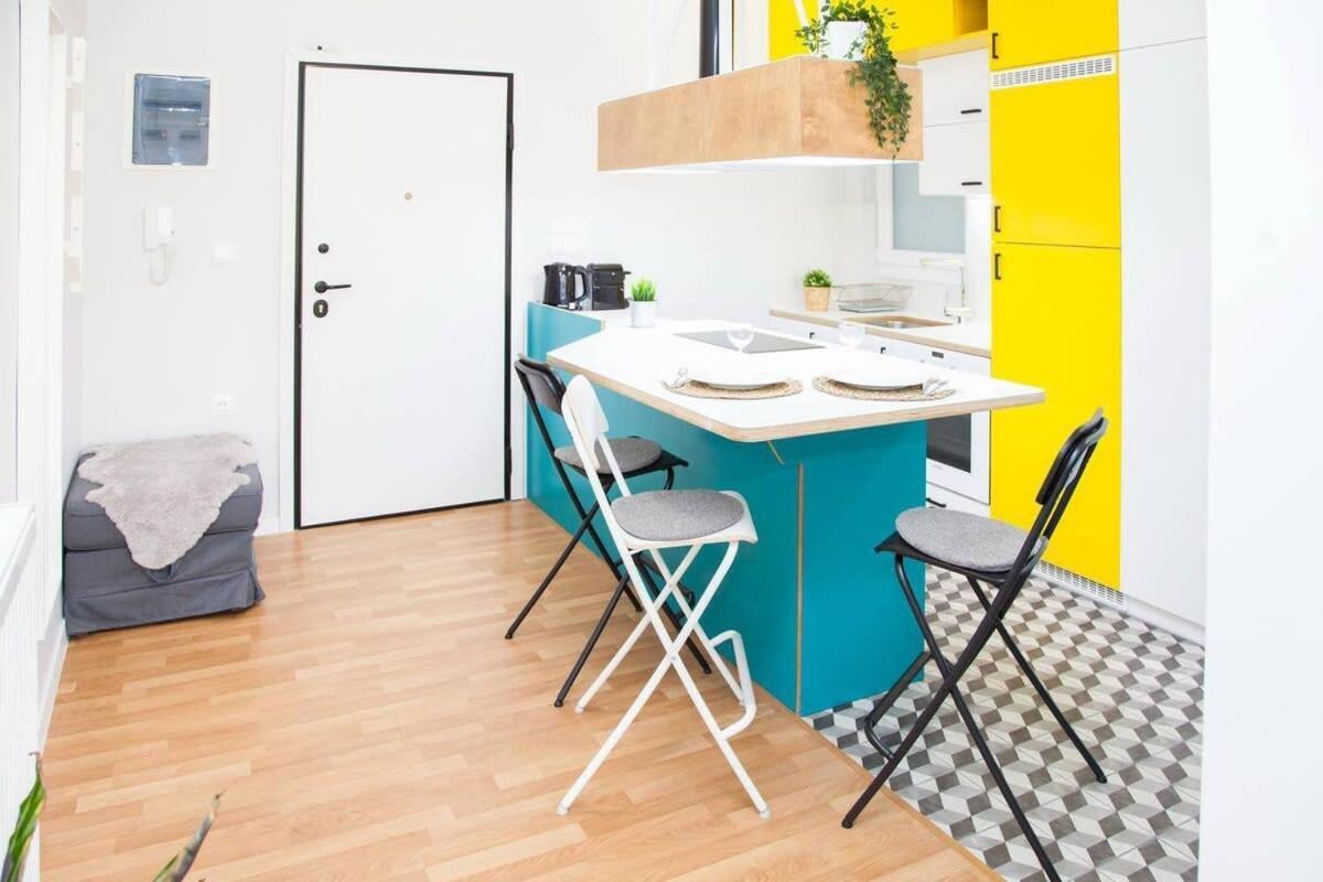Fully Renovated, Modern Beauty In Central Athens! Exterior foto