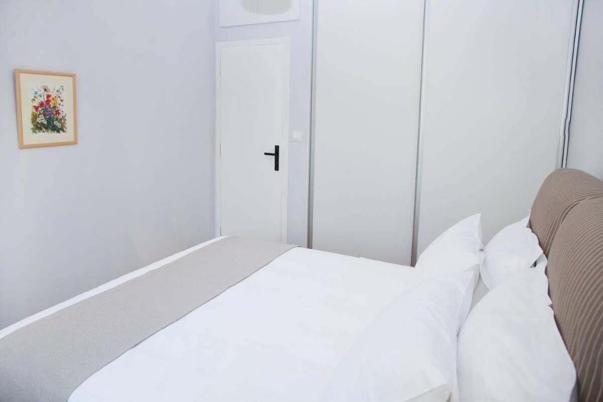 Fully Renovated, Modern Beauty In Central Athens! Exterior foto